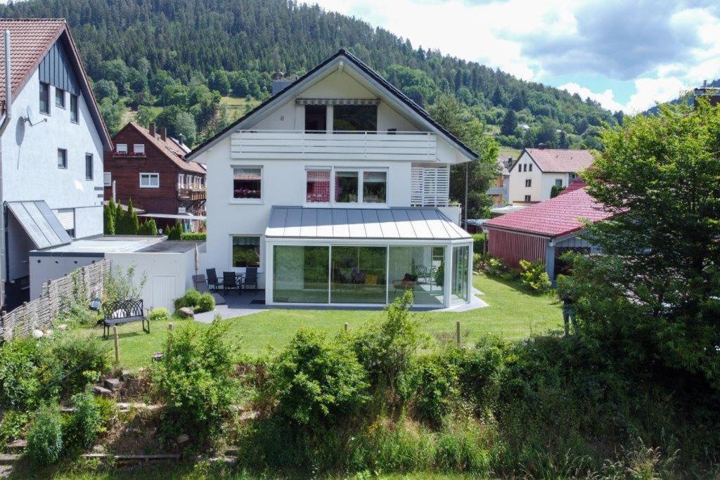 Ferienwohnung Am Enzufer Mit Wintergarten Bad Wildbad Im Schwarzwald 외부 사진